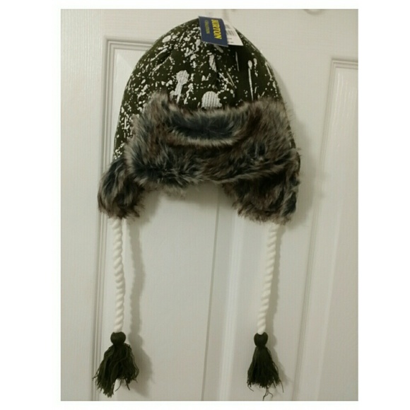 burton trapper hat